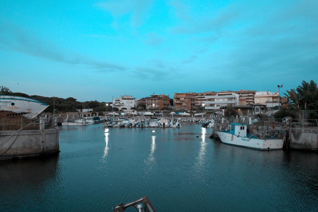 Roma Al Mare! Le Comete Del Borghetto ลิโด ดิ ออสเตีย ภายนอก รูปภาพ
